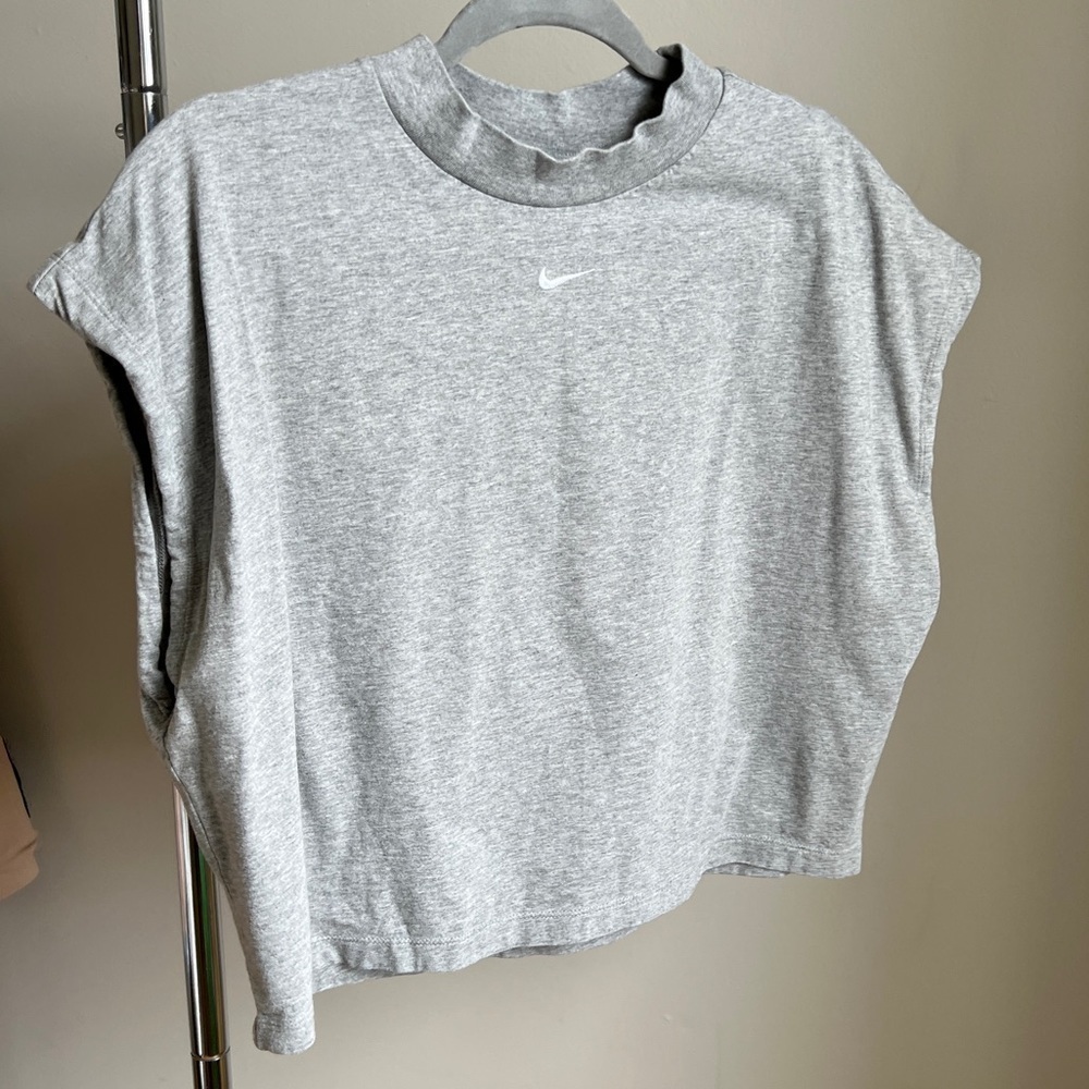 Nike Sport Gray Oversize Top in Size Small